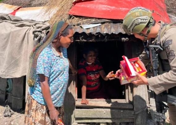Satgas Cartenz Turun Langsung ke Sinak, Cegah Gangguan Kamtibmas Sejak Dini